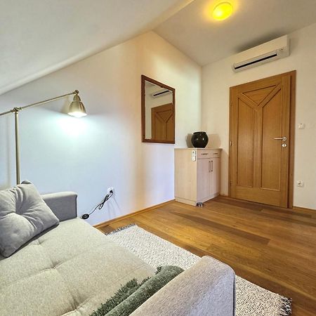 Guest House Domacija Krnc Hrib pri Hinjah Exterior photo