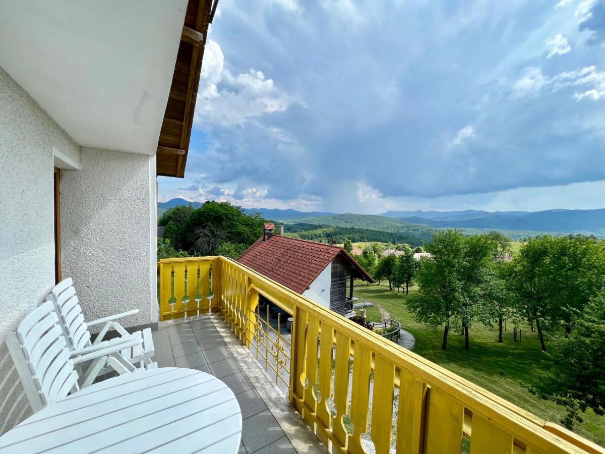 Guest House Domacija Krnc Hrib pri Hinjah Exterior photo